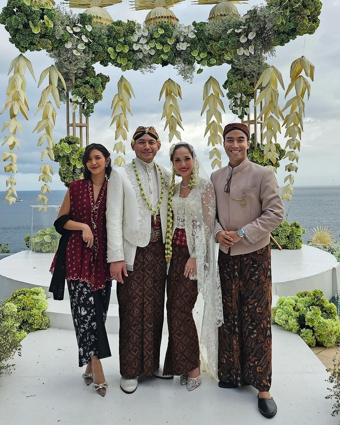 Potret Outfit Tamu Undangan Pernikahan BCL dan Tiko