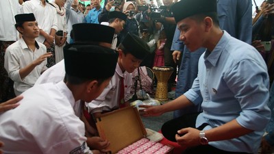 Biaya program makan siang dan susu gratis yang diusung Prabowo-Gibran mencapai Rp1 triliun per hari.