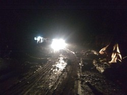 Jalan Poros Sinjai-Malino Kembali Normal Usai 15 Jam Tertutup Longsor