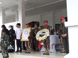 Jenazah Doni Monardo Dilepas Secara Militer dari Mako Kopasus ke TMP Kalibata