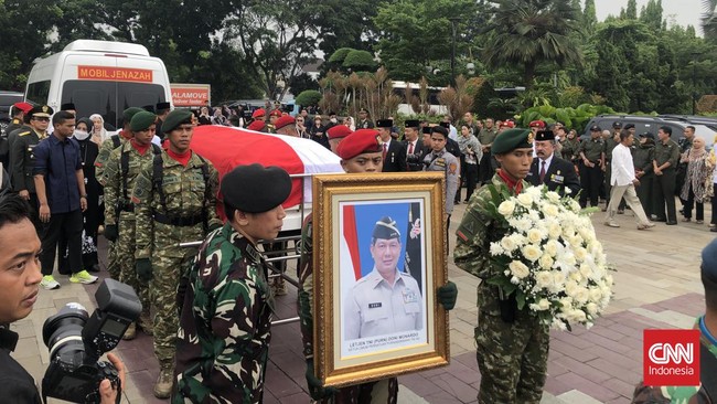 Upacara pemakaman eks Kepala BNPB Letjen (Purn) Doni Monardo dipimpin oleh Panglima TNI Jenderal Agus Subiyanto sebagai Inspektur Upacara (Irup).