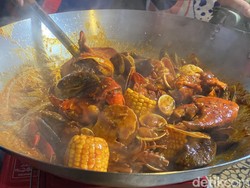 Kuliner Kepiting Sultan Berbobot 1 Kg Langganan Pesohor di Sukabumi