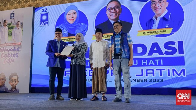 Ketua Umum PAN Zulkifli Hasan menyampaikan dukungan kepada Khofifah Indar Parawansa untuk kembali maju sebagai calon gubernur Jawa Timur di Pilkada 2024.