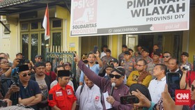 Massa Geruduk Kantor PSI DIY Buntut Ade Armando Sentil Dinasti Politik