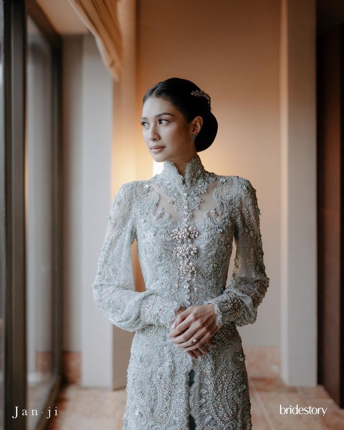 Kebaya Pernikahan Artis Paling Memesona Tahun 2023