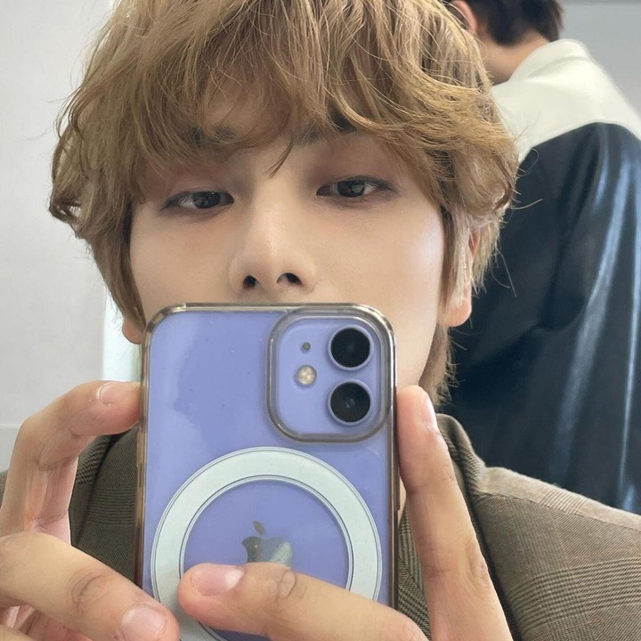 <p>Namanya kembali mencuat di kalangan netizen setelah Howling Entertainment memperkenalkan boygorup mereka yang akan segera hadir yaitu, WAKER. (Foto: Instagram @ofiicial_waker)</p>