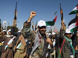 Balas Serangan AS-Inggris ke Yaman, Houthi Luncurkan Rudal Balistik