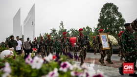 FOTO: Prosesi Pemakaman Doni Monardo di Taman Makam Pahlawan Kalibata