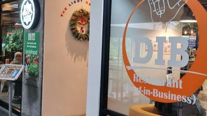 Restoran di Malaysia Ini Tuai Pujian karena Pekerjakan Karyawan Penyandang Disabilitas