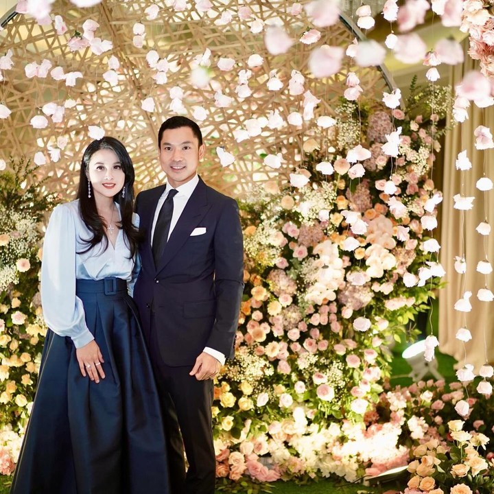<p>Selama hidup bersama, rumah tangga mereka selalu terlihat harmonis dan jauh dari gosip miring. (Foto: Instagram @sandradewi88)<br /><br /><br /></p>