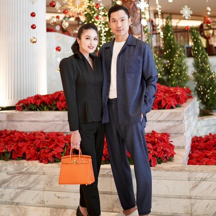 <p>Namun perbedaan tersebut hanya sekadar angka bagi keduanya ya, Bunda? Terbukti, Harvey dan Sandra Dewi tak pernah mempermasalahkan hal tersebut dan tetap bahagia hidup bersama. (Foto: Instagram @sandradewi88)</p>
