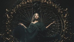 'Tresna' Tandai Debut Album Sara Fajira