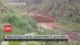 VIDEO: Tebing Setinggi 25 Meter Longsor Menutup Jalur Kereta