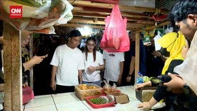 VIDEO: Blusukan ke Pasar, Gibran Ditanya Cara Stabilkan Harga