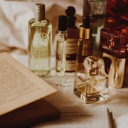 Segar dan Wangi Tahan Lama, Terapkan 5 Tips Memilih Parfum untuk Musim Hujan