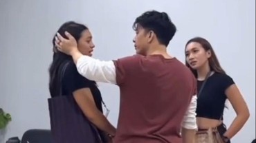 7 Momen Alleia Anata Putri Semata Wayang Ariel Ikut Antre Konser NOAH