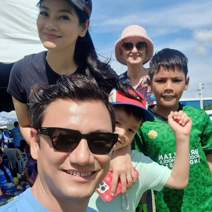 <p>"Bangga banget mama sama papa, abang Juna terpilih ikut turnamen bola di Thailand International Youth Cup 2023 bersama 10 negara," cerita Titi dalam unggahan fotonya. (Foto: Instagram @titi_kamall)</p>