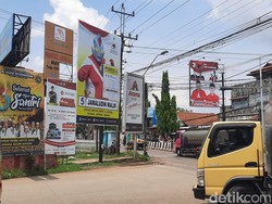 Unik! Caleg di Jepara Kampanye Pakai Kostum Superhero Ultraman