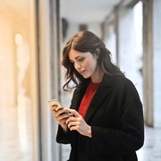 Cara Mengelola Keuangan untuk Gen Z yang Hobinya Self Reward