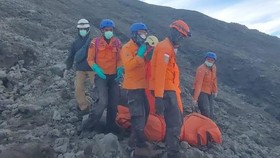 Pendaki Tewas Akibat Erupsi Gunung Marapi Bertambah Jadi 13 Orang