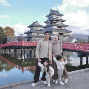 Gemes! Yuk Intip OOTD Keluarga Selebgram Dwihanda Selama di Jepang