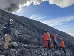 Tentang Ramainya Pendakian Saat Gunung Marapi Berstatus Waspada
