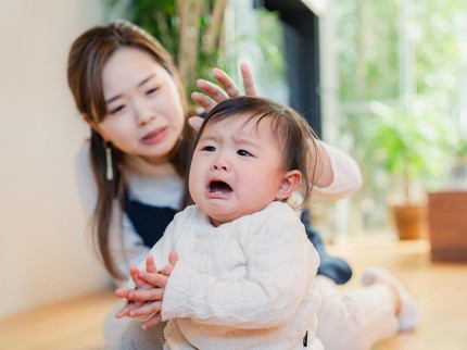 5 Penyebab Bayi Lebih Rewel saat Bersama Bunda, Tidak Selalu Bertanda Buruk Bun!