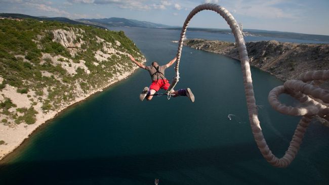 Turis Jepang Meninggal Usai Naik Bungee Jumping Setinggi 233 Meter