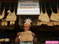 Mama di Merauke Kuliahkan Anak Bermodal Jualan Kerajinan Tangan Khas Papua