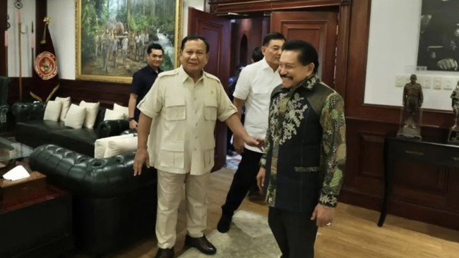 Kemenhan menyatakan pertemuan Prabowo Subianto dan Hendropriyono berlangsung akrab selayaknya senior dan junior saat masih bertugas di TNI AD.