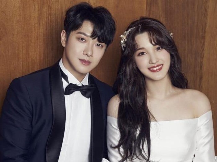 Minhwan FT Island dan Yulhee eks LABOUM