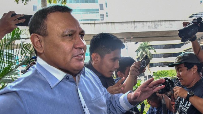 Firli Bahuri tak terlihat hadir di puncak peringatan Hakordia 2023 yang digelar di Istora Senayan pada Selasa (12/12).