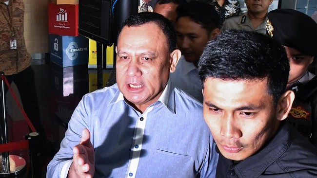 Pengacara Firli Bahuri, Ian Iskandar menyatakan kliennya bakal hadir memenuhi panggilan pemeriksaan kasus dugaan pemerasan terhadap SYL.