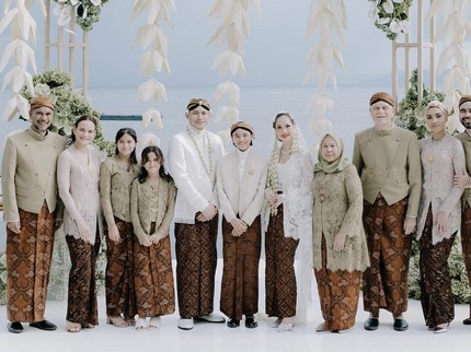 7 Potret BCL dan Sang Suami Tiko Bersama Keluarga Ashraf Sinclair