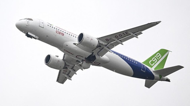 Lupakan Boeing-Airbus, 'Raja Langit' China Resmi Meluncur ke Dunia