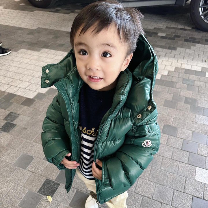 <p>"Matanya pada cakep-cakep," kata seorang netizen dengan emotikon hati. "Gantengggg banget dede Abe," ungkap netizen lainnya. (Foto: Instagram: @therealmomogeisha)</p>