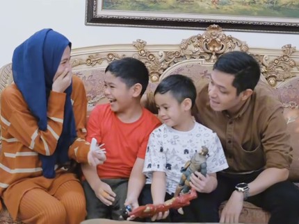 7 Potret Rendra Putra Dude & Alyssa, Nangis Haru saat Tahu akan Punya Adik Lagi