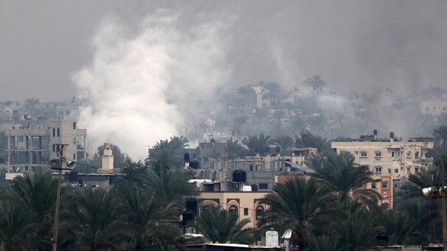 Israel melanjutkan serangannya terhadap militan Hamas di Gaza usai AS menolak upaya luar biasa PBB untuk menyerukan gencatan senjata.