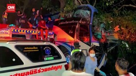 VIDEO: 14 Tewas Saat Bus Di Thailand Tabrak Pohon