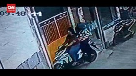 VIDEO: 2 Minggu 'Menghilang' Masriah Terekam CCTV Pulang ke Rumah