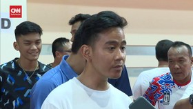 VIDEO: Klaim Tak Kampanye Bagi-bagi Susu di CFD, Gibran: Tanpa Atribut