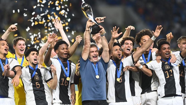 Setelah euforia hampir satu bulan dilewati, pertanyaan satu juta dollar yang muncul adalah: Lalu apa setelah Piala Dunia U-17 digelar di Indonesia?