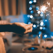 5 Ide Kegiatan yang Bisa Bikin Malam Tahun Baru Tetap Seru, Walau Dirayakan di Rumah Aja!