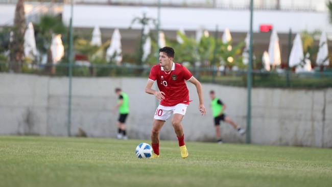 Dua blunder fatal menandai debut Justin Hubner di Timnas Indonesia pada laga melawan Libya, Selasa (2/1).