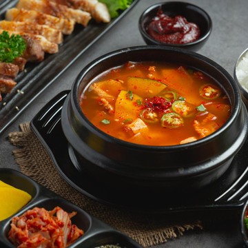 5 Kuliner Tak Biasa dari Korea Selatan, Salah Satunya Ada Ulat Rebus!