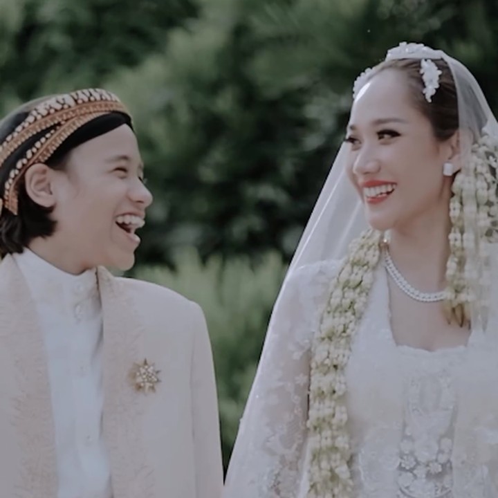 <p>"Noah, betapa baiknya hatimu. Semoga Tuhan memberkati," ungkap seorang netizen dengan emotikon hati. "Semoga Noah juga bahagia dan senang dengan pernikahan ini," kata netizen lainnya. (Foto: Instagram: @itsmebcl)</p>