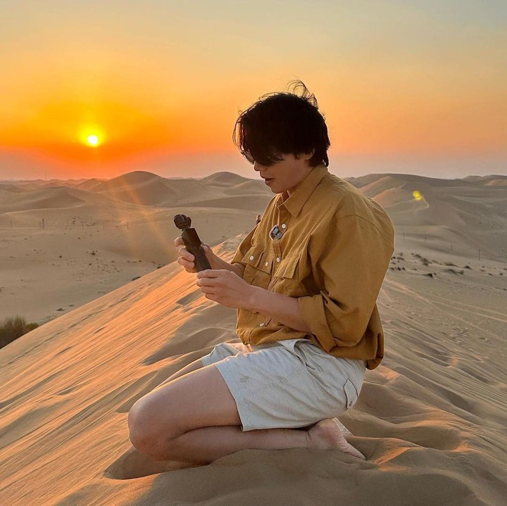 <p>Bunda menjadi salah satu penggemar yang menantikan proyek terbaru Park Eun Soek? Kita doakan, semoga segera ada kabar soal drama atau film terbarunya, ya. (Foto: Instagram @_____silverstone_____)</p>