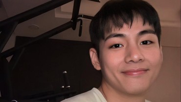 V BTS Pamer Rambut Botak Jelang Wajib Militer