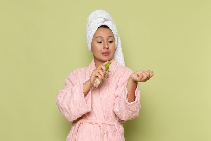 6 Tips Memakai Parfum Agar Tahan Lama Seharian