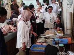 Jelang Nataru, Harga Sembako di Pasar Wates Kulon Progo Mulai Naik